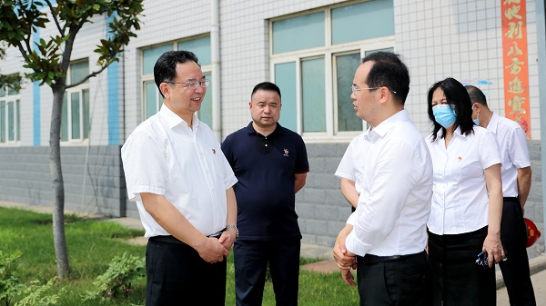 鄭州市委常委、市紀(jì)委書記杜新軍一行蒞臨鄭鍋調(diào)研指導(dǎo)工作